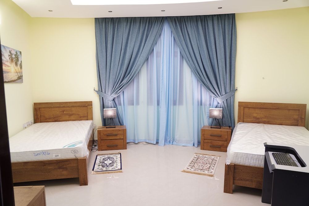 Emirates Hills Lake View Villa