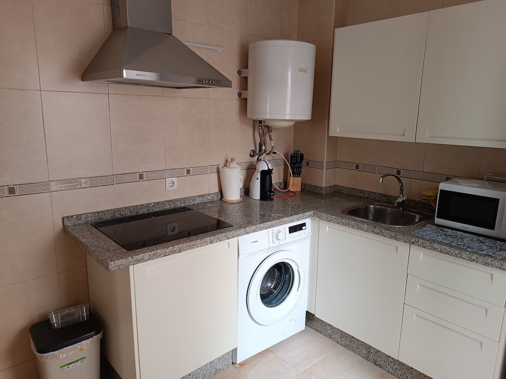 Amazing & Renovated 2-bedroom Flat in Fuengirola
