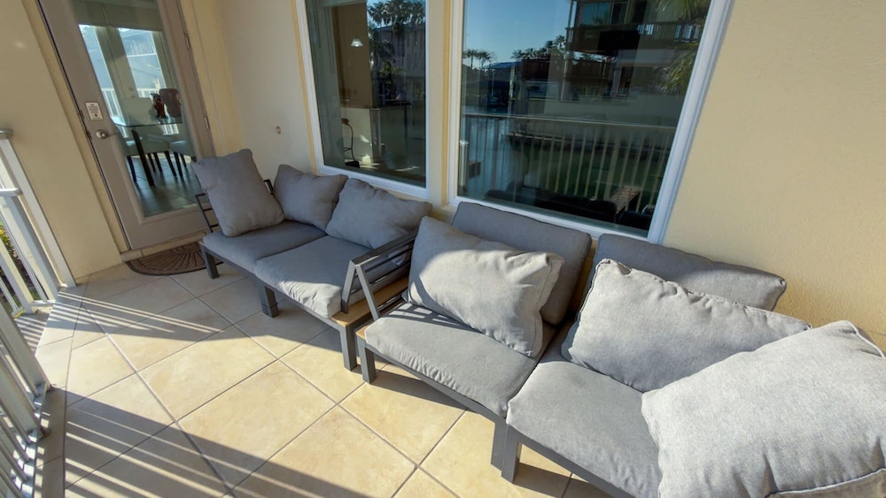Channel Views Private Boat Slip Pool & Patio 3 Bedroom Apts