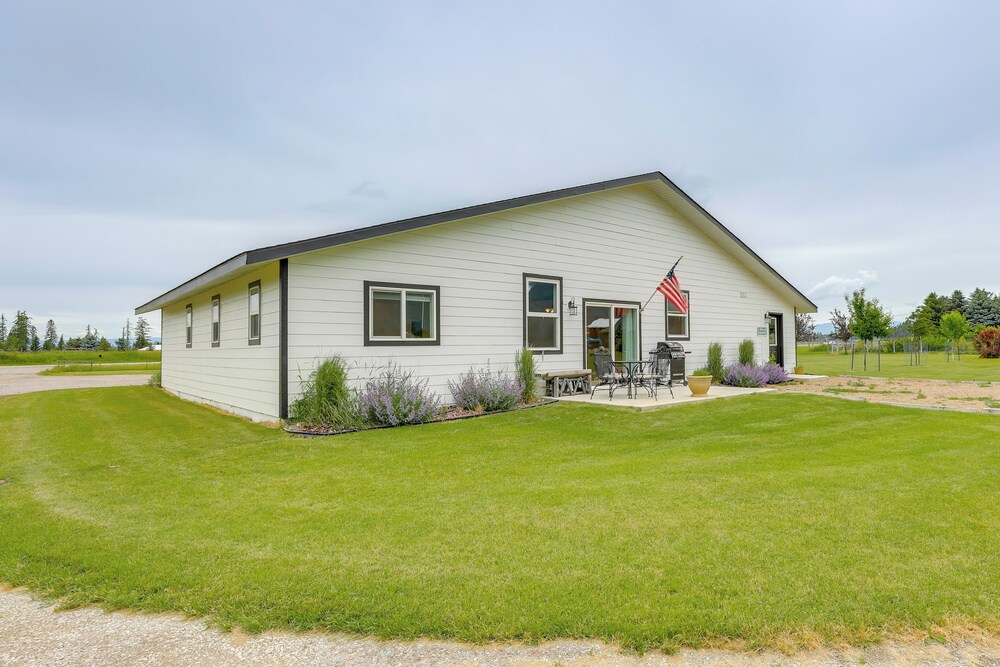 23 Mi to Glacier Natl Park: Mtn-view Gem w/ Patio
