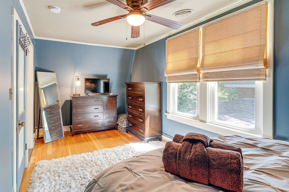 Lake Geneva Family Gem w/ Fenced Dog Run!