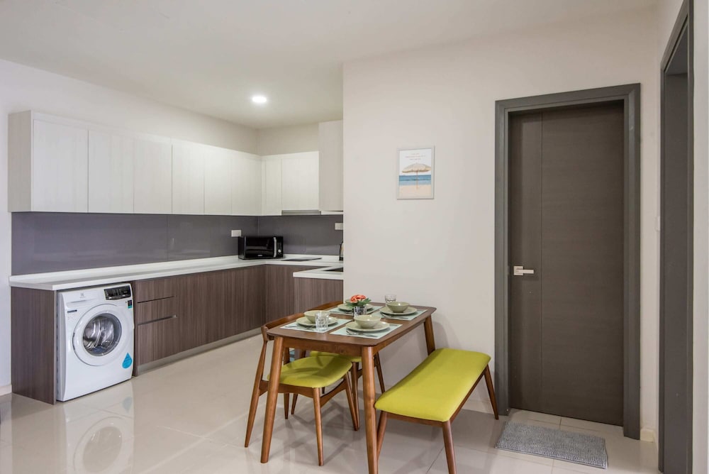 A Lovely & Comfy Suite at Suasana Suites JB 11