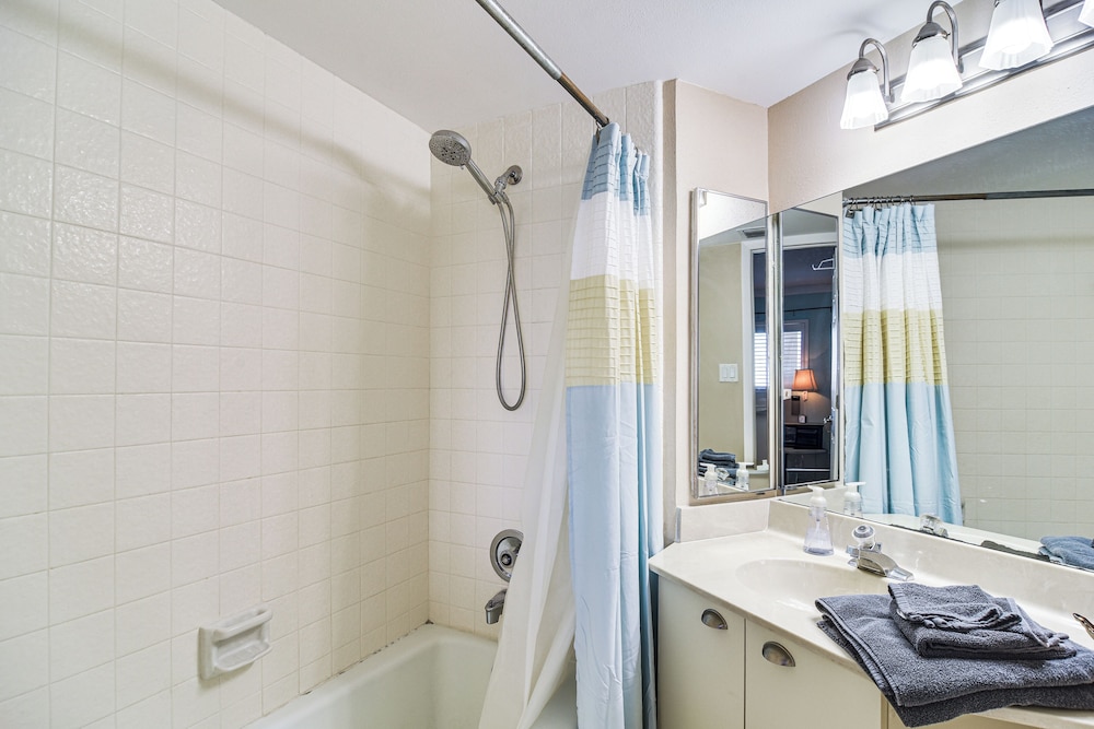 Walk to Beach & Eats: Condo w/ Pool in Clearwater!