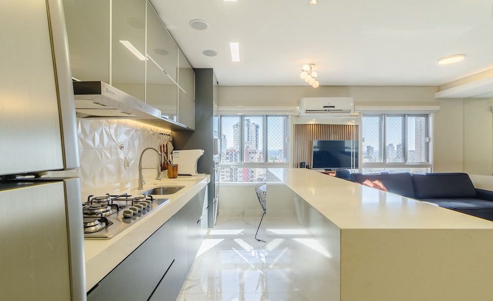 Apart w/ 2 Suites in Condominium With Pool Swr1502