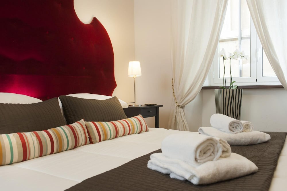 Corso in Roma With 3 Bedrooms and 3 Bathrooms