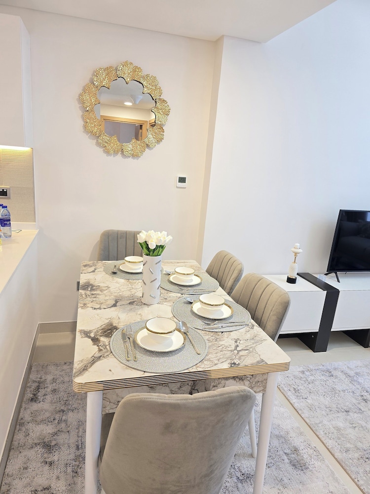 LUXURY MOON 2BHK AP.
