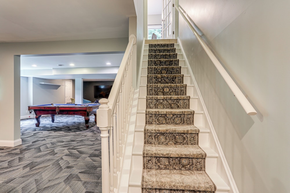 Game Room & Hot Tub: Big Fun in Ellicottville