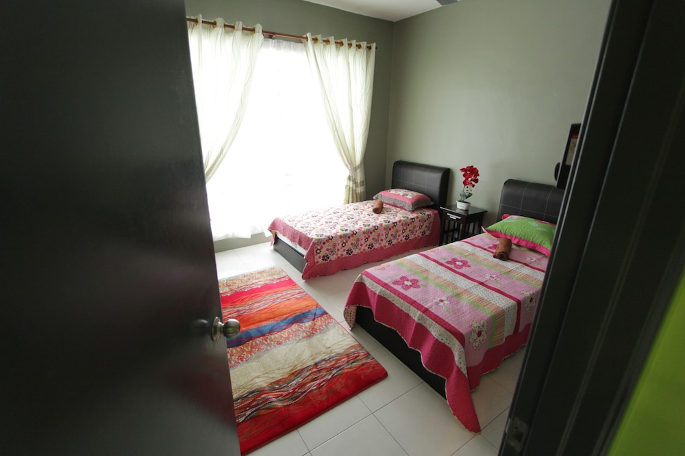 Homestay Casa Mewah at Hijauan Heights photo 8