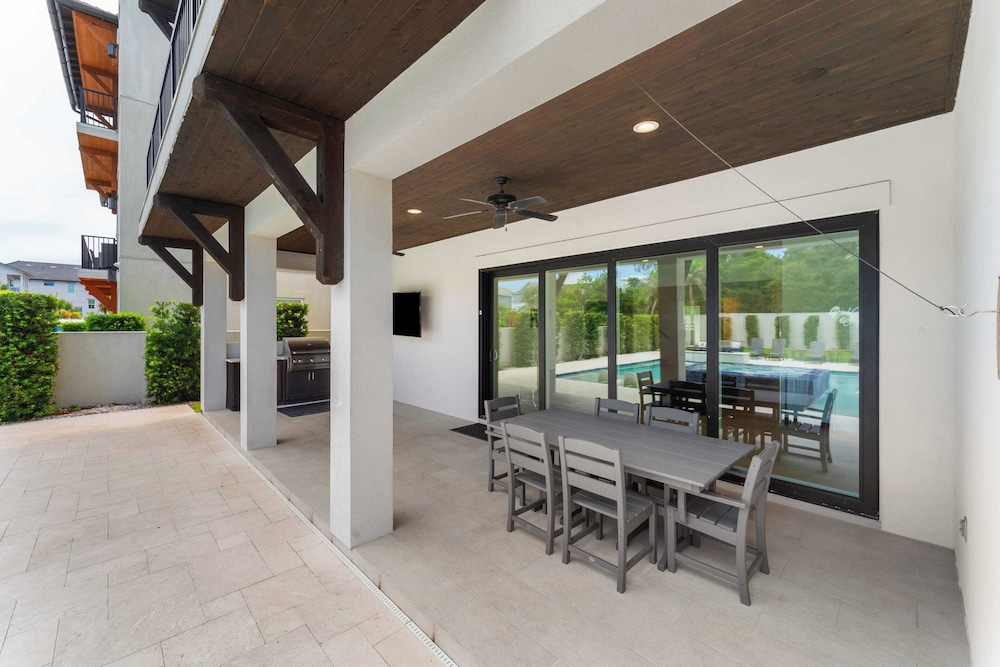 Walk to Beach + Pool, Hot Tub & Game Room 30A Ohana Grande by Avantstay