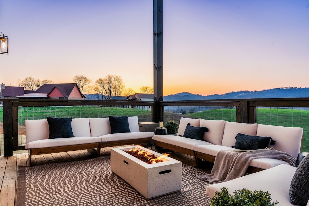 The Luxe 4 Bedroom Cabin