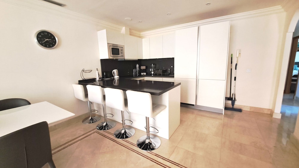 Marbella Vacations - Aloha Hill Club Golf Spa Apartments - Property Image 15