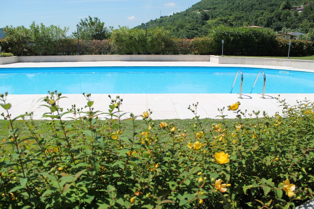 Terraced House With Private Garden