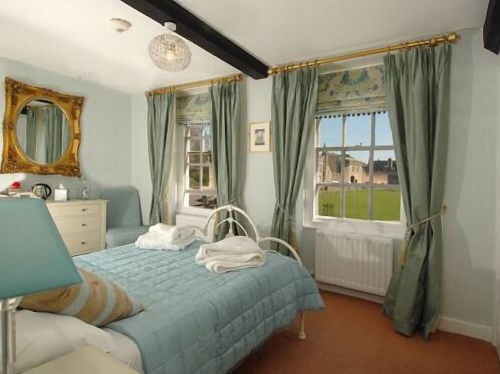 The Ancient Gatehouse Hotel view 4