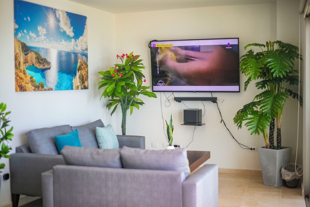 Elegant Condo at Playa Brujas