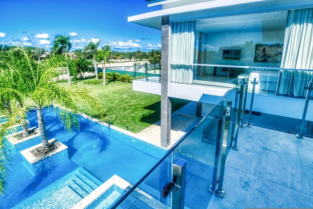 Cap Cana Villa for Rent Modern Fresh and Fully-equipped Oceanfront Villa