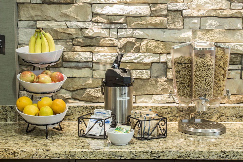 Jacksonville Vacations - Staybridge Suites Jacksonville - Camp Lejeune Area, an IHG Hotel - Property Image 9
