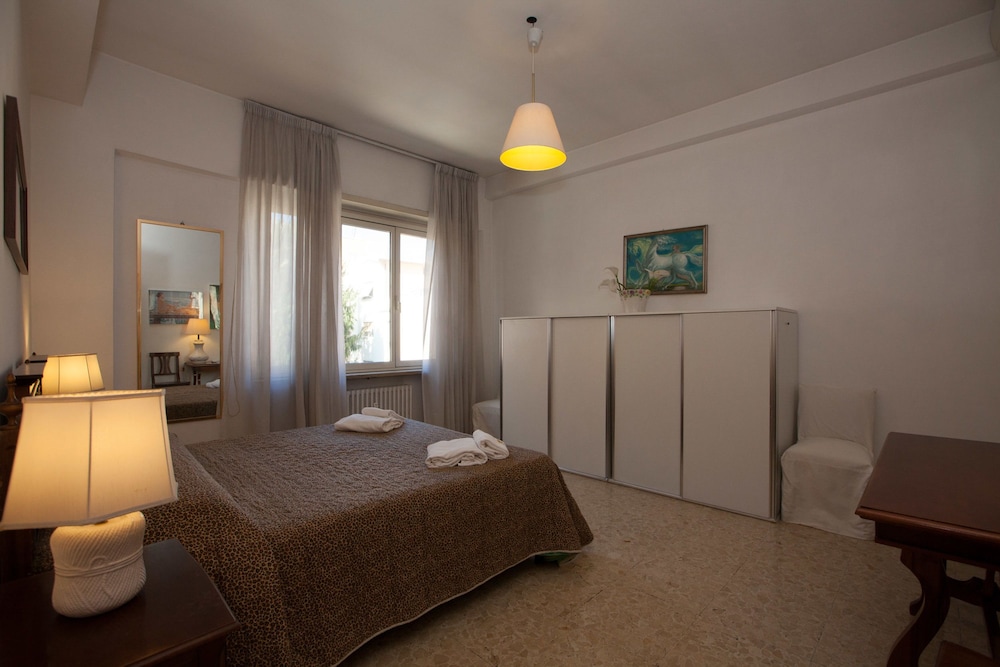 Rental In Rome Devoti Apartment