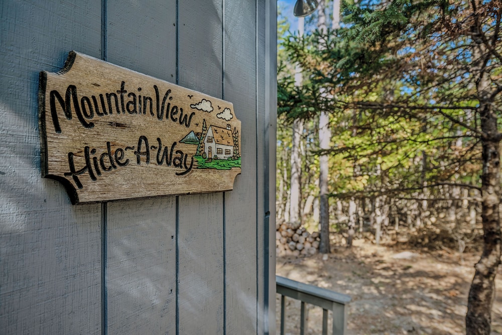 Mountain View Hideaway- A Fun Time Away! view 4