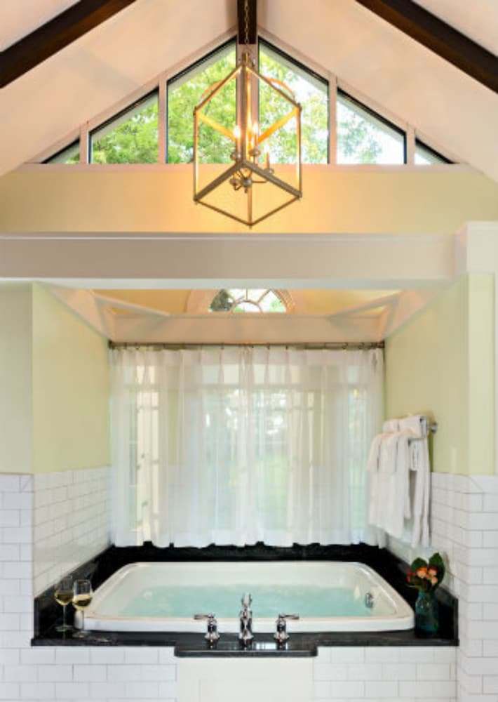 Ashford Acres Inn