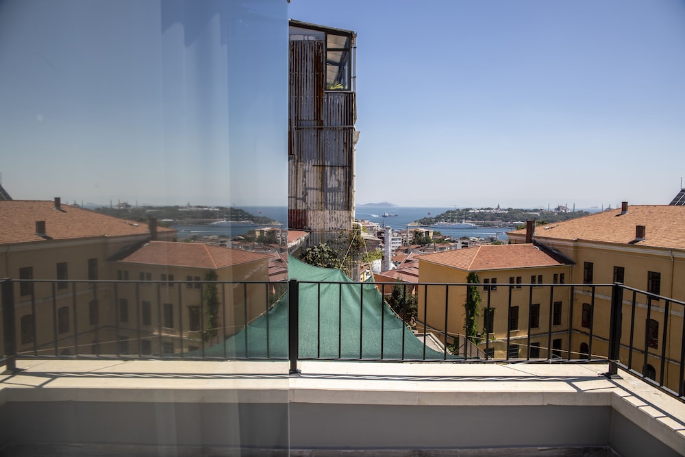 Royal Taksim Süitleri - Image 9