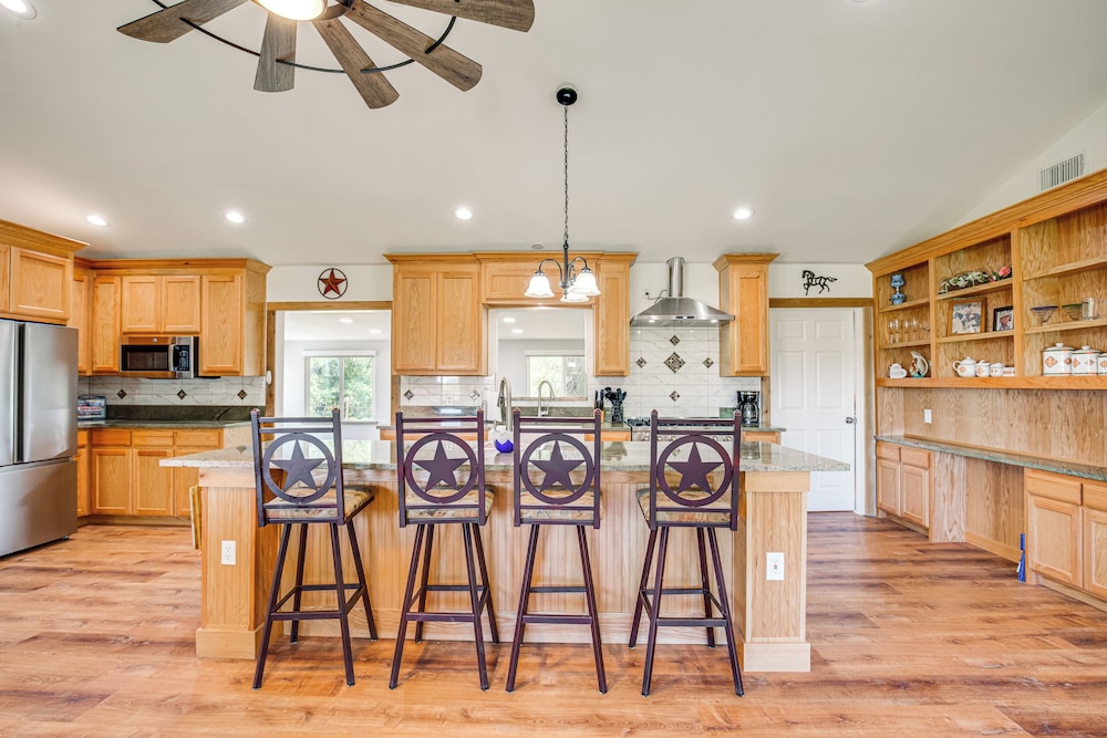 Millsap Home on 150 Acres w/ Trails: Pet-friendly! view 4