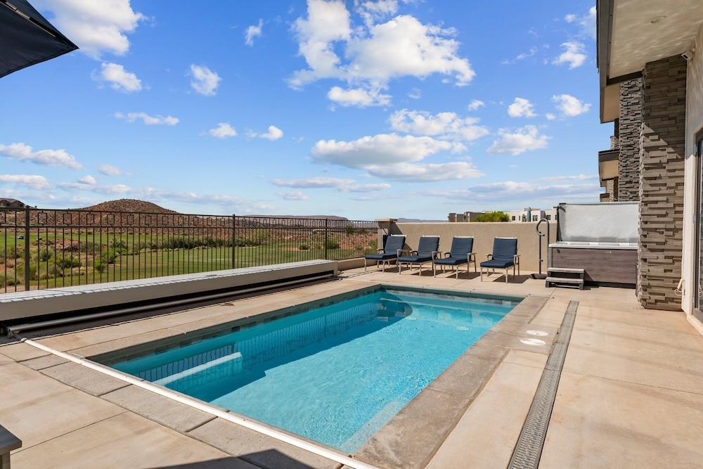 Coral Rock Vista 8 Bedroom Townhouse