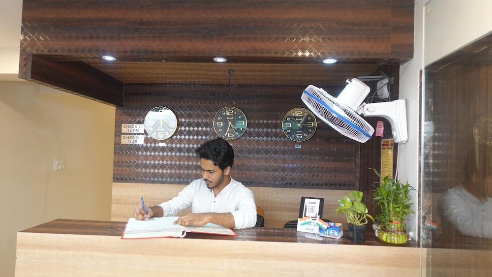 Mumbai Vacations - Hotel Wind Flower Regency - Near Kokilaben Hospital - Property Image 6