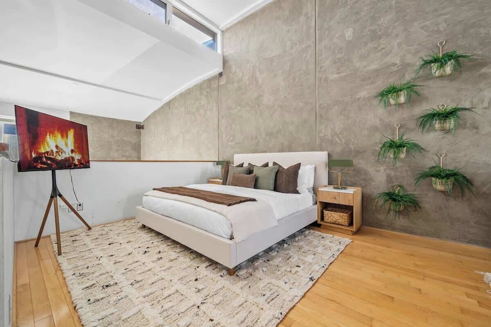 Gaslamp Row House - Sleeps 8 Private Garage AC