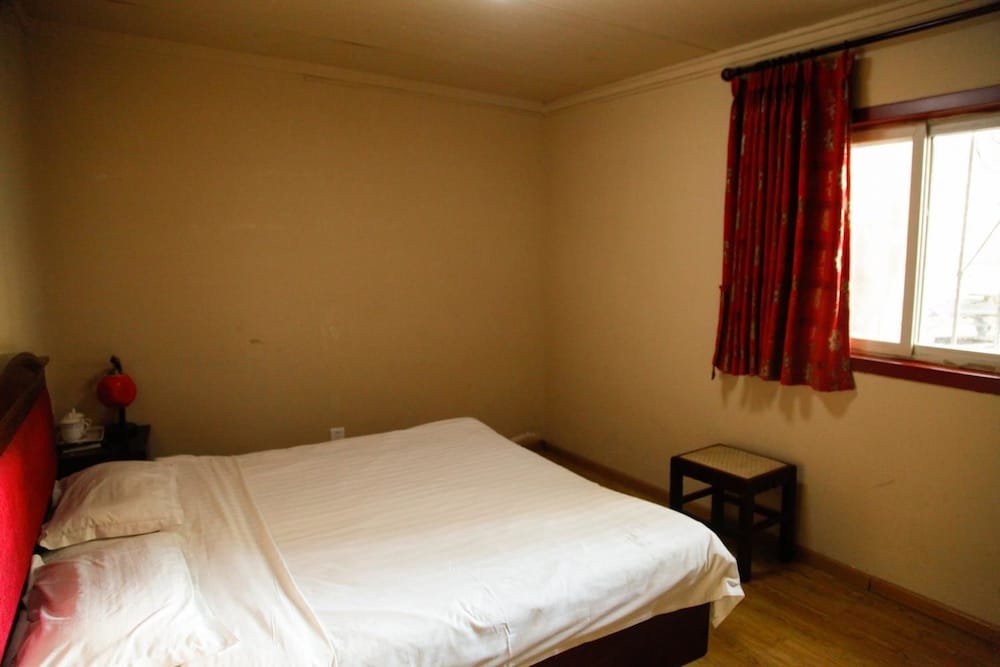 Leo Hostel