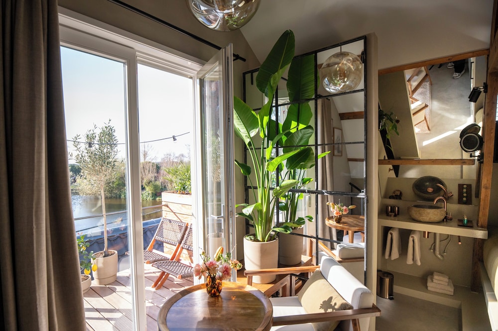 LODGE&LOFT