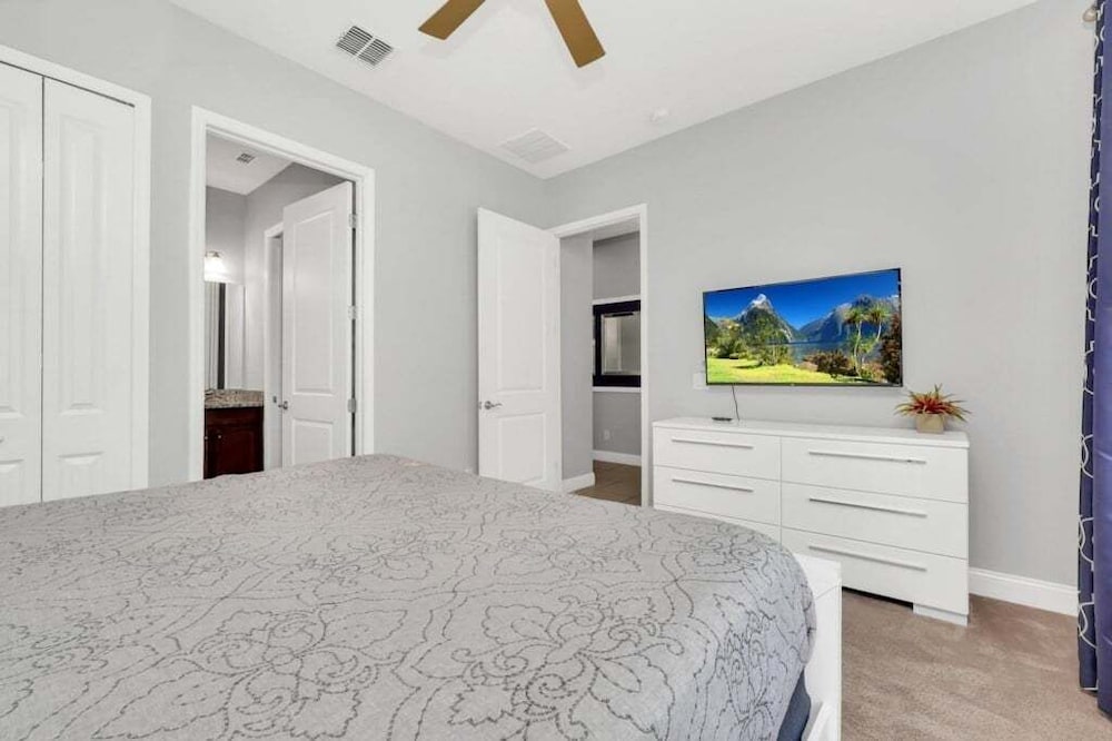 5 Bed Multiple Bunks Perfect For Kids With Pool! 5 Bedroom Townhouse