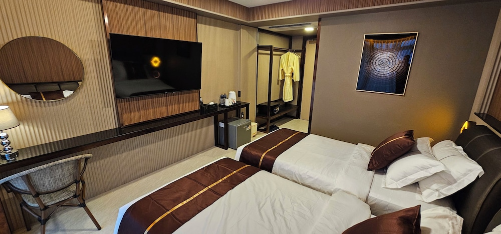 The Legacy V Ao Nang Beach Krabi, an Aspira collection