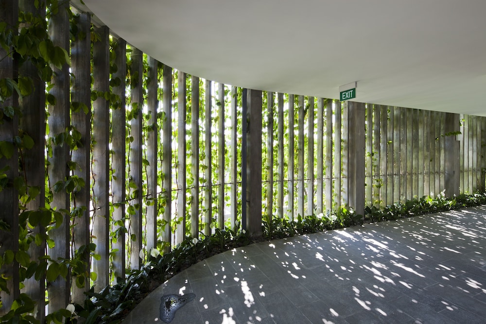 Naman Retreat