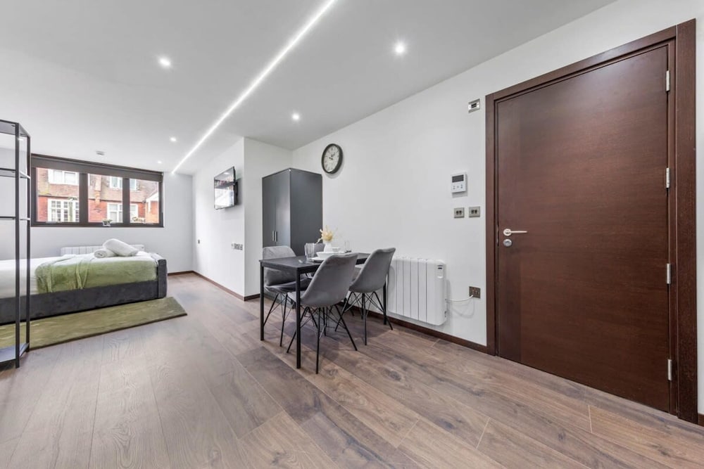 Luxury Flat in North West London