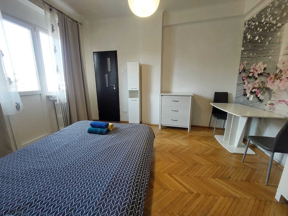 amzei square Apt