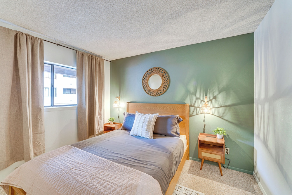 Easy Red River Ski Access! Outdoor Adventure Condo