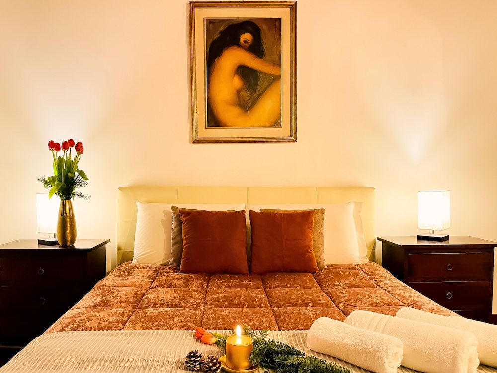 Trevi Fountain Stylish Guesthouse