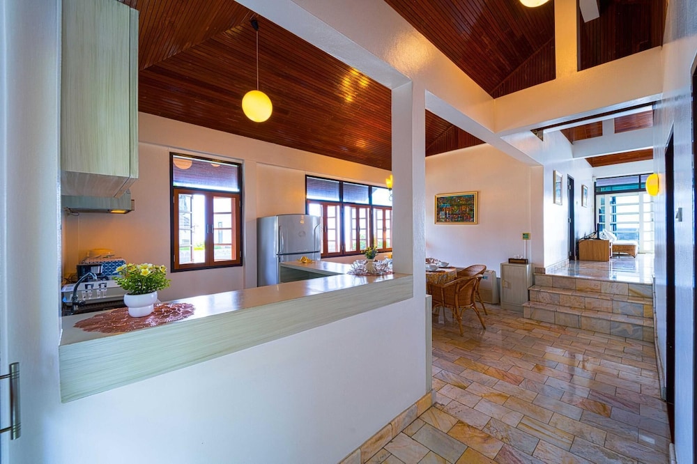 Oceanfront 6 Bedroom Twin Villas OV6