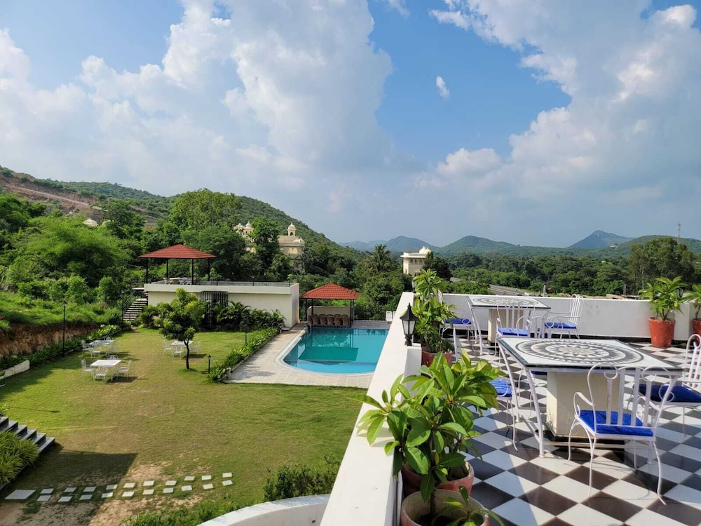 Aura Gold Resort