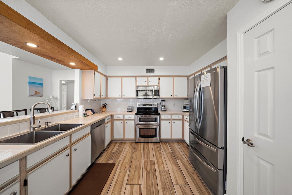 Ocean View by Ryson Vacation Rentals
