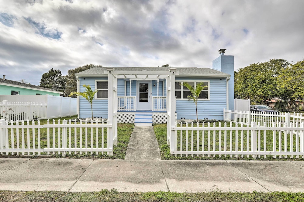 Pet-friendly Gulfport Home < 2 Mi to Beach view 4