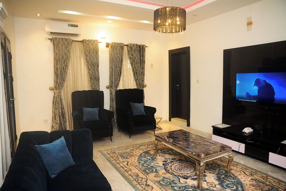 Luxurious 1 Duplex and 3 Flats Apartments, Ugbor Village RD, Benin City Nigeria