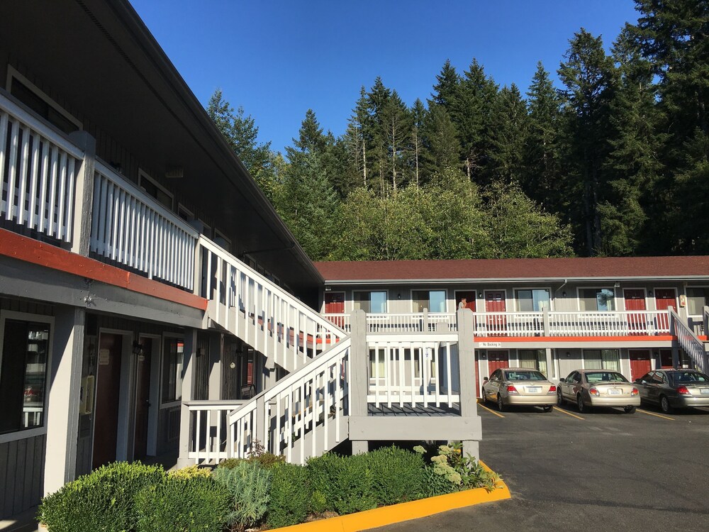 Belfair Motel