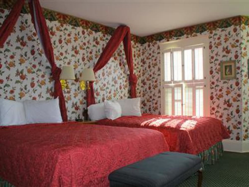 Inn on Mackinac view 3