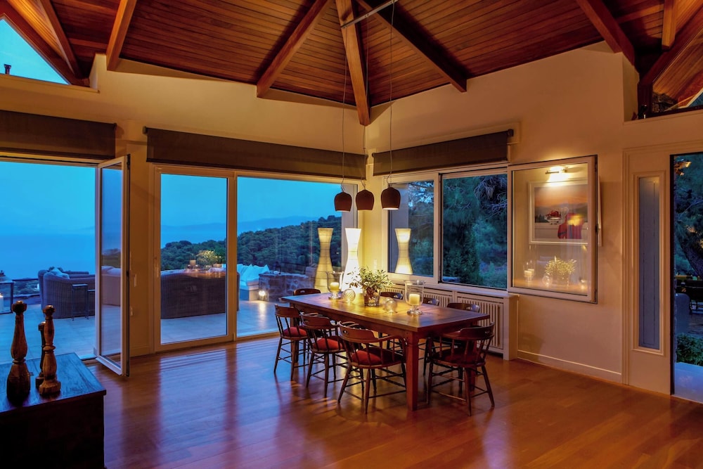 Villa Lauriet Kratigos - Private Escape With Views
