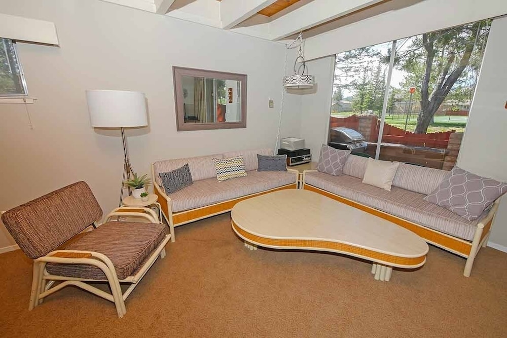 439 Ala Wai, 105 1 Bedroom Condo by RedAwning