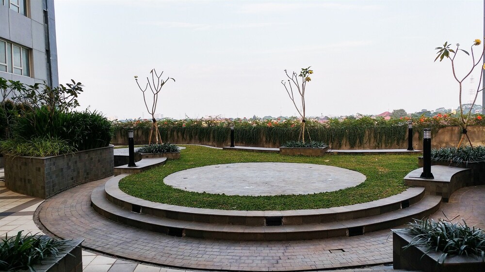 New Furnished and Homey 2BR Apartment Nifarro Park