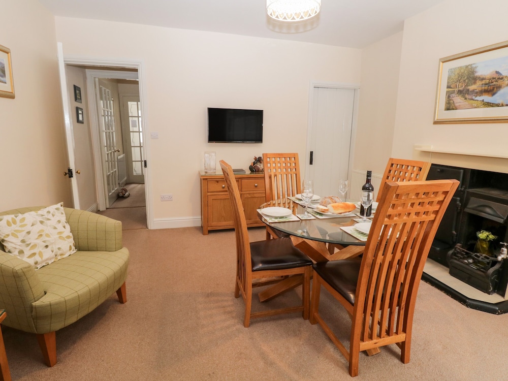 Raglan Cottage view 4