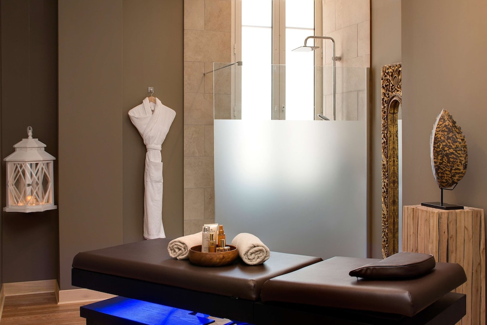 Grand Hotel Des Sablettes Plage, Curio Collection By Hilton