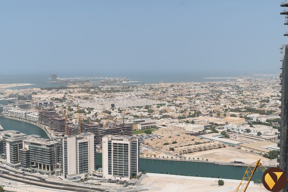 Vogue Business Bay with Sea View Metro